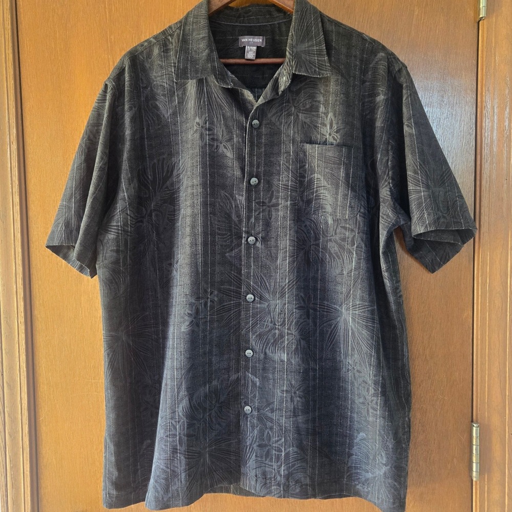 Van Heusen Air Mens XL Short Sleeve Button‎ Down Shirt Tropical Grey Pinstripe